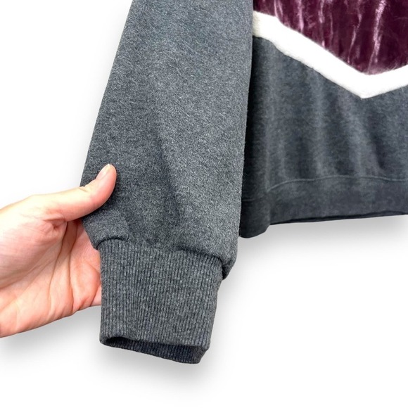 Freshman Sweatshirt Womens Small Gray Purple Velvet Chevron Y2K Dark Goth - Picture 4 of 10